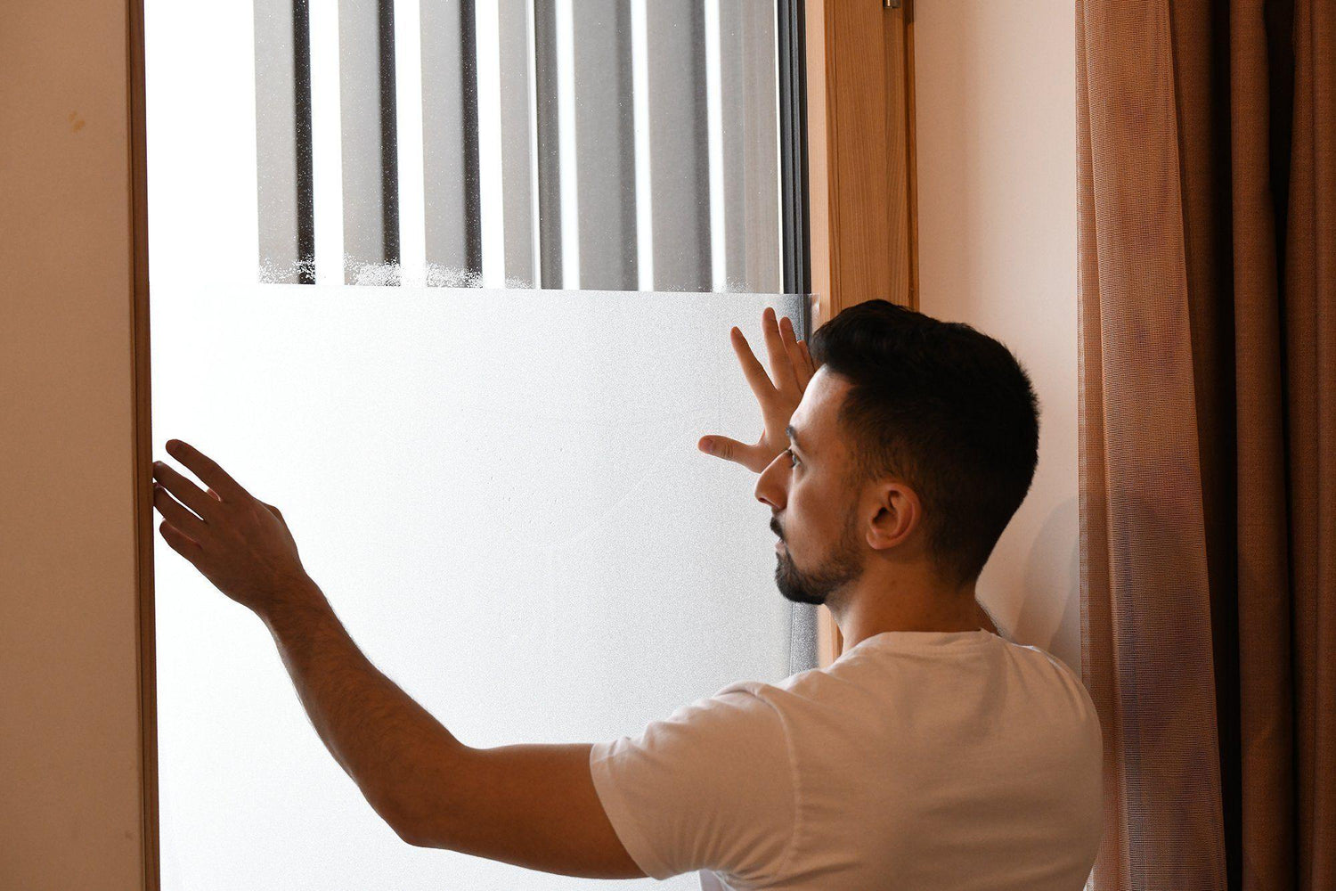 Bieten Milchglasfolien Sichtschutz bei allen Lichtverhältnissen? - MARAPON®