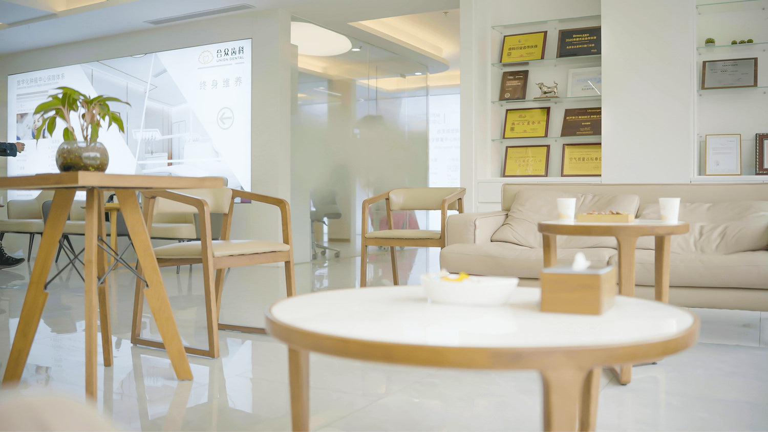 Fragen Sie sich, wie Sie Ihren Stil aufwerten können? Möbelfolien bieten die Antwort!