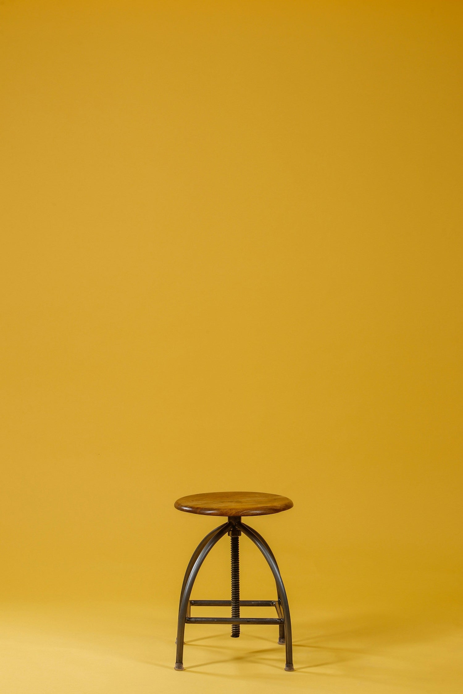 Oberflächen clever veredeln: Mit Möbelfolien unansehnliche Stellen geschickt kaschieren