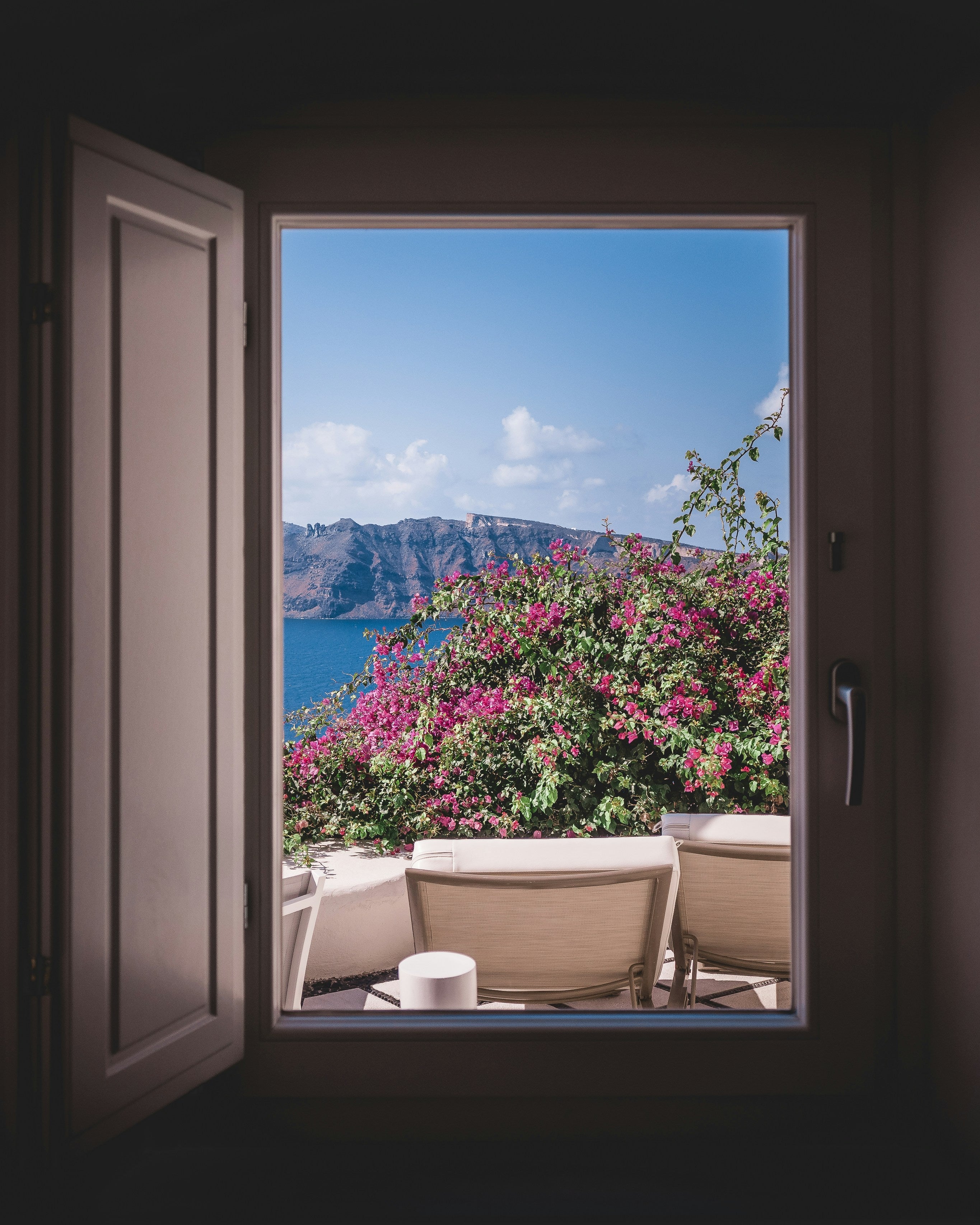 Fenstergestaltung leicht gemacht: Entdecken Sie die besten Tricks für ein ansprechendes Zuhause.