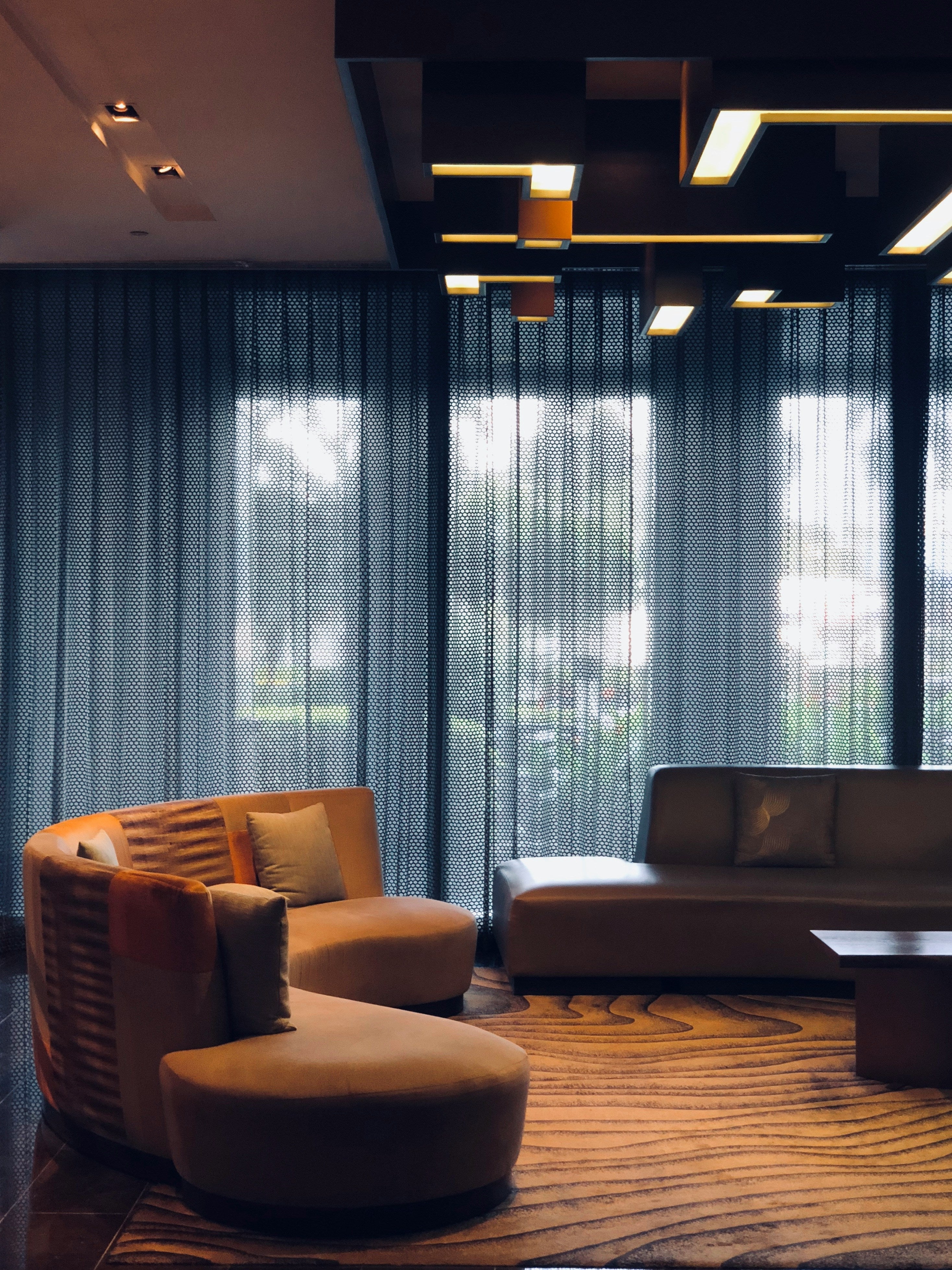 Mit Gardinen Räume neu erleben: Eleganz trifft auf deutsche Qualität