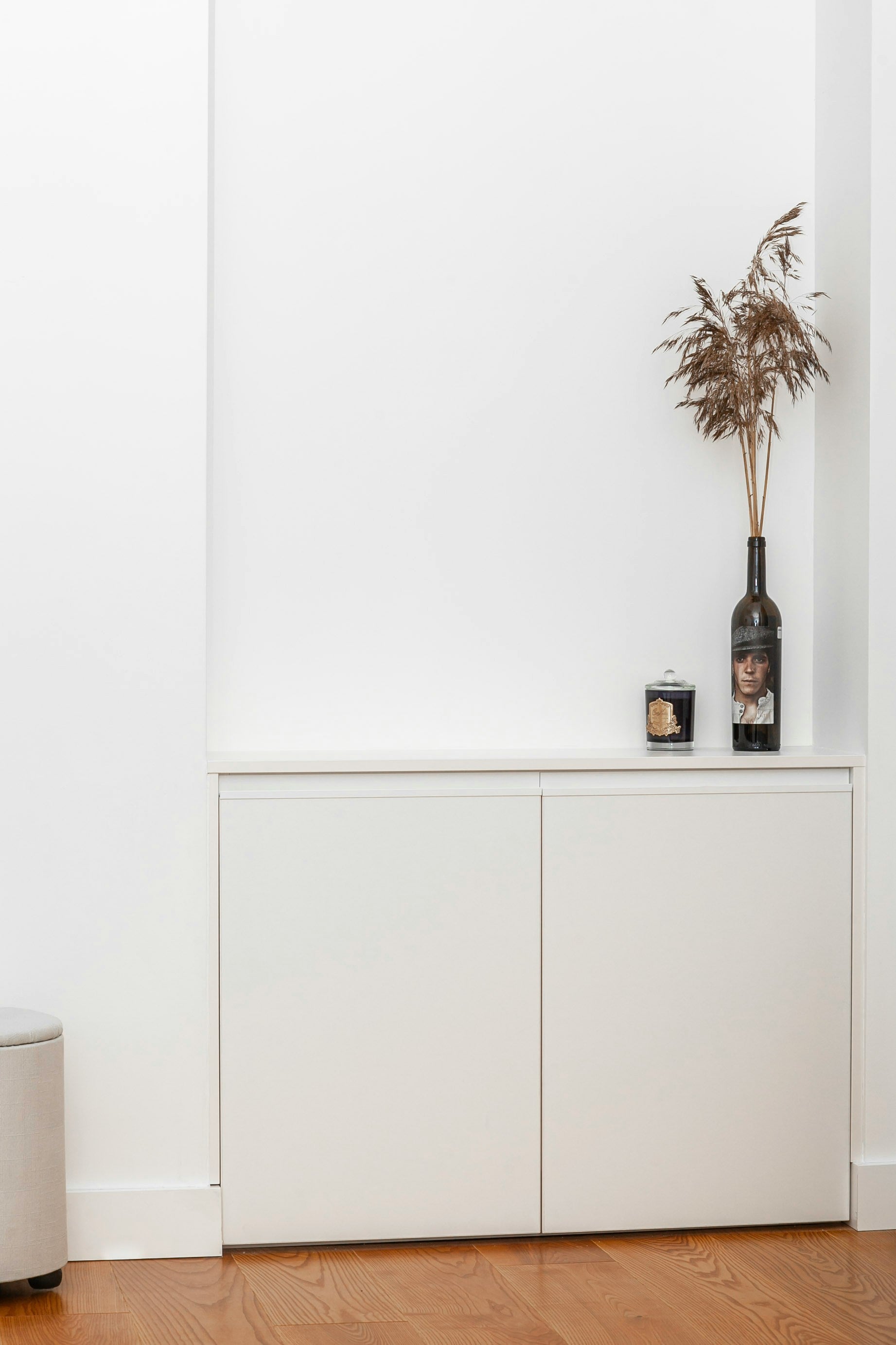 Möbelfolie in Weiß: Die einfache Lösung für einen modernen und frischen Look in Ihrem Zuhause