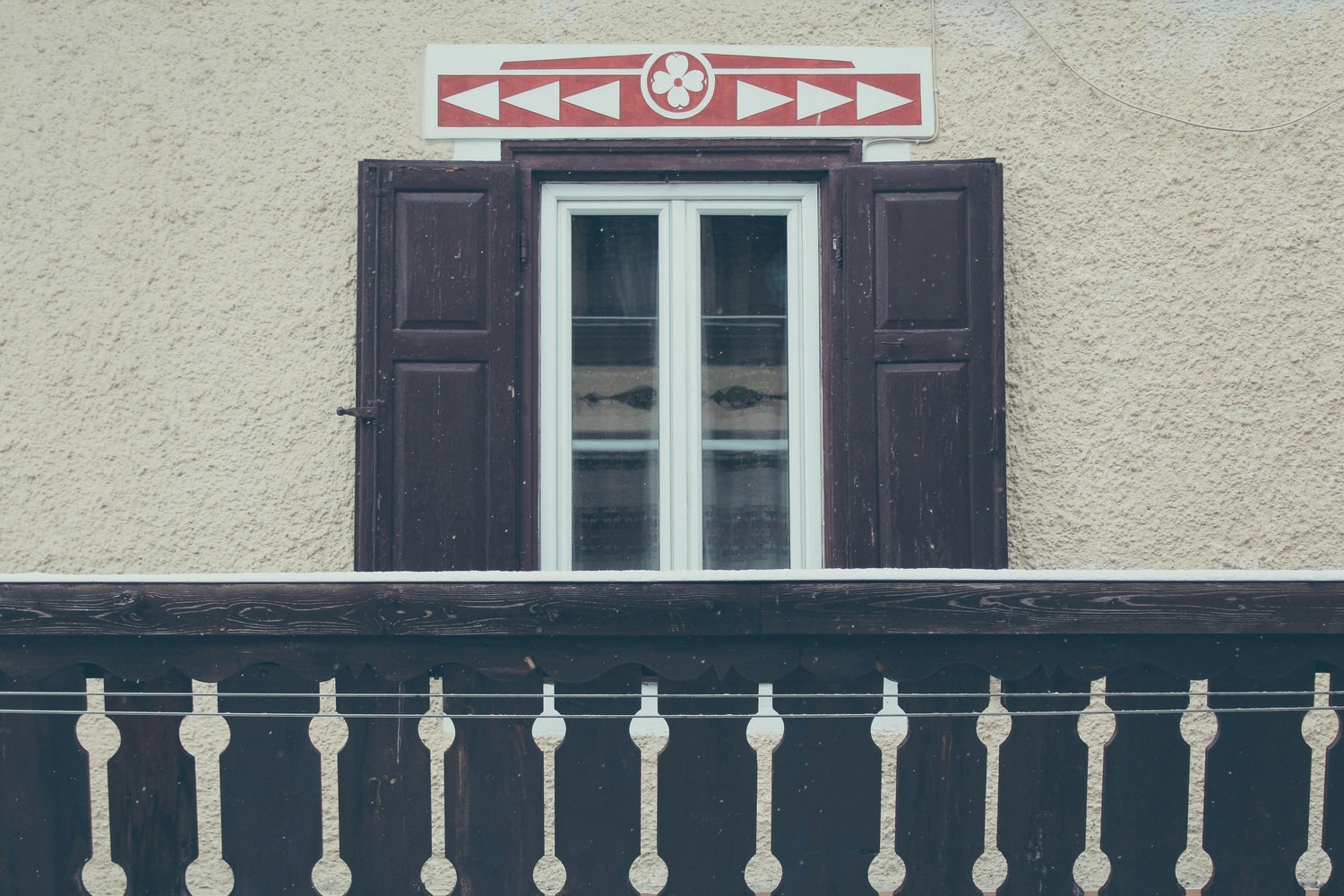 Sichern Sie sich Privatsphäre und Stil mit Unterlicht-Fensterfolien!