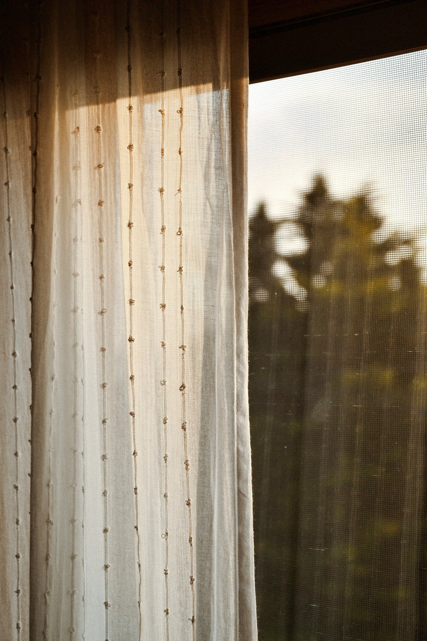 Gardinen für eine luftige Leichtigkeit: So bringen Sie Helligkeit in Ihr Zuhause