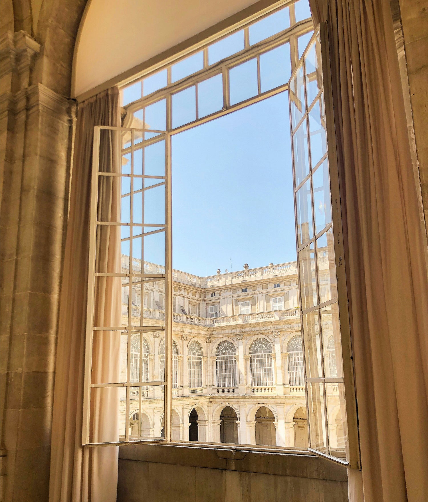 Fensterfolien im Fokus: Kreative Designs für anspruchsvolle Ansprüche