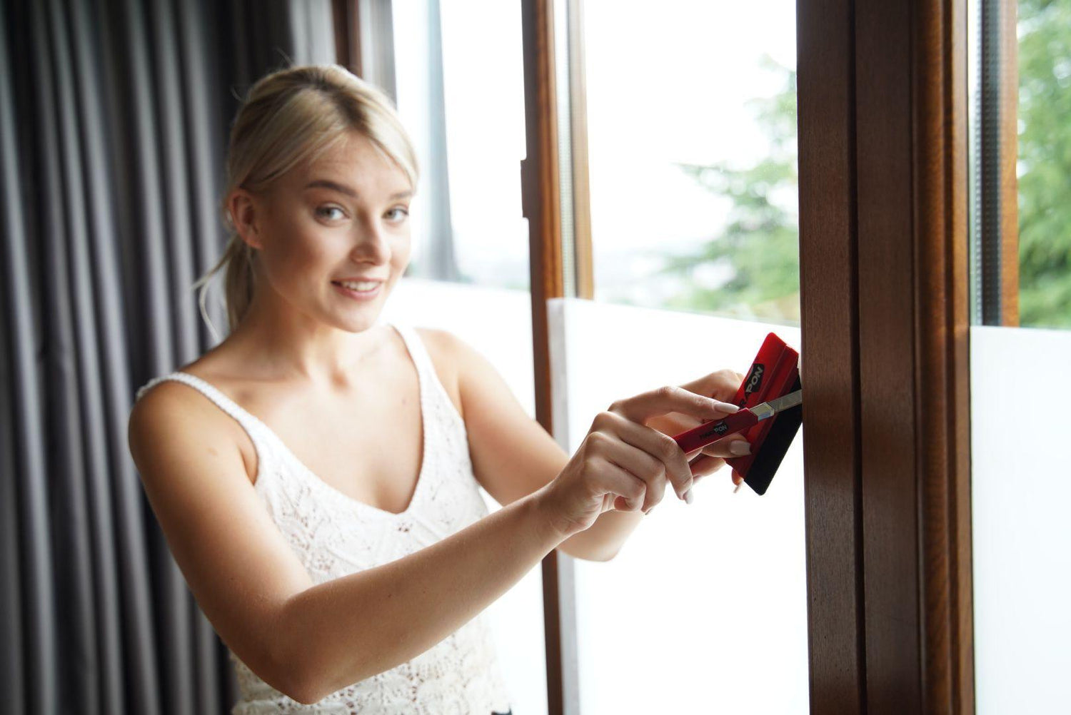 Statisch haftende Fensterfolie – Einfache Anbringung und Entfernung - MARAPON®