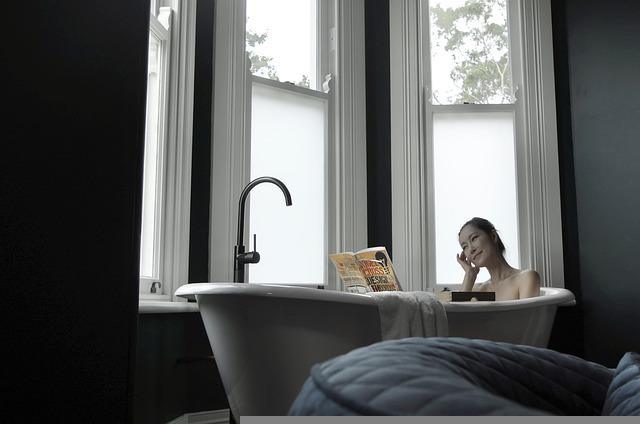Fenster für Badezimmer blickdicht machen - MARAPON®