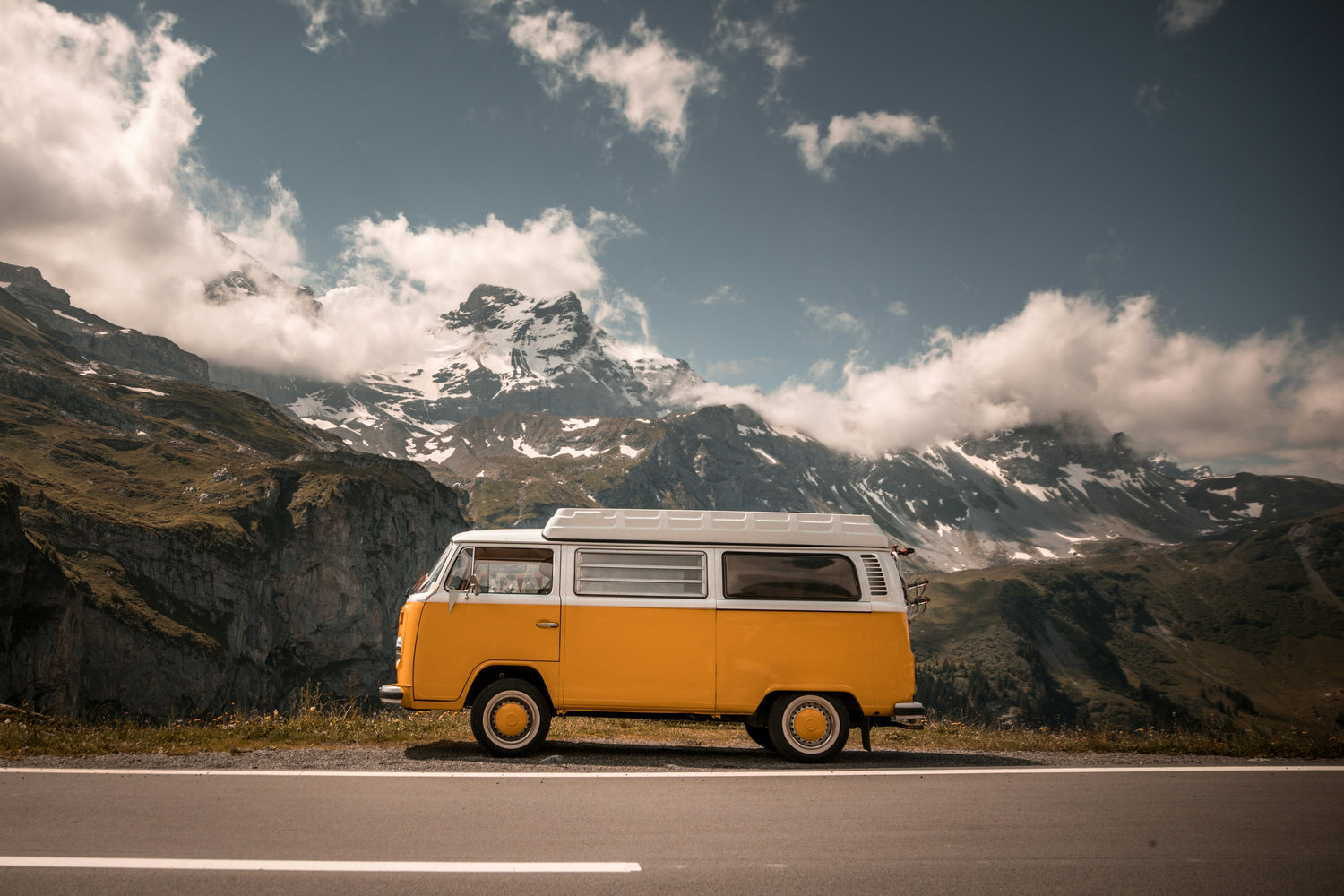 Mehr Privatsphäre und Stil: Wie Fensterfolien Ihr Wohnmobil aufwerten können