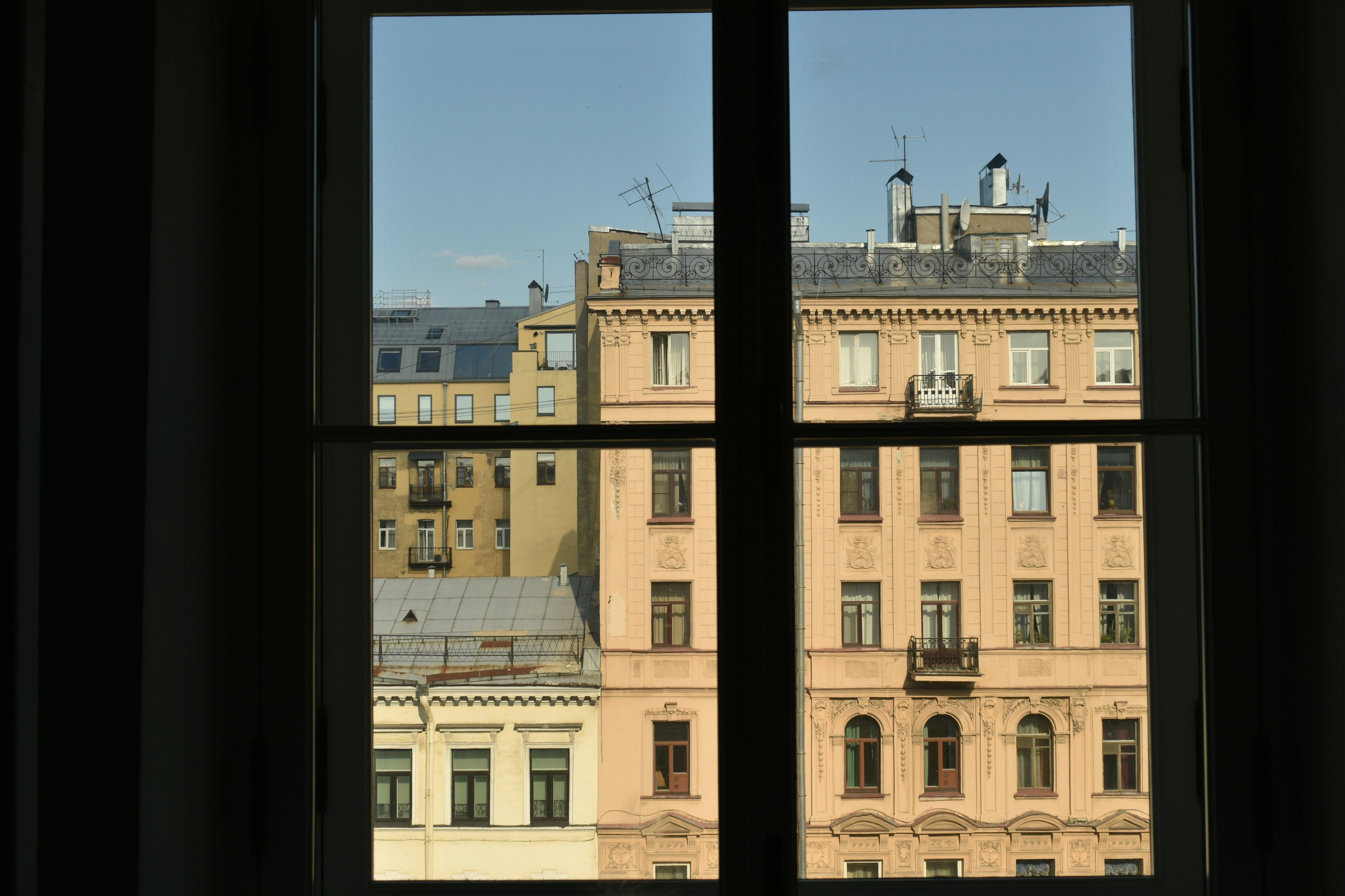 Sichtschutz und Stil: Fensterfolien für Ihr modernes Badezimmer