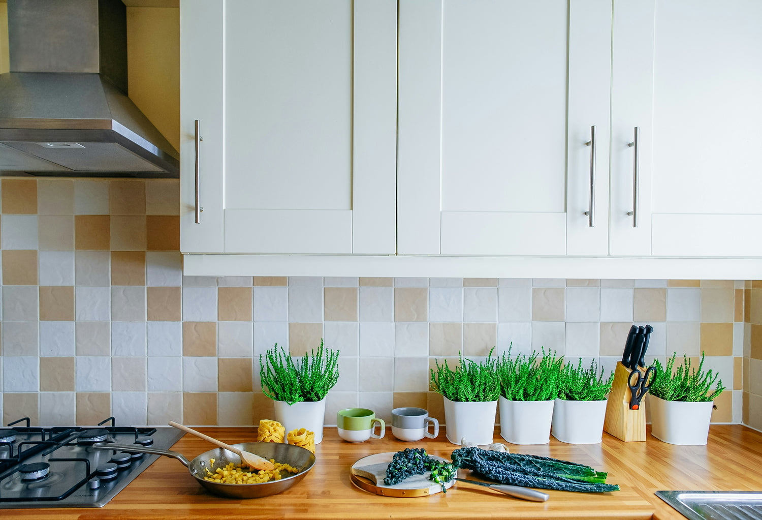 Mit Genuss nachhaltig leben: So gelingt das plastikfreie Kochen